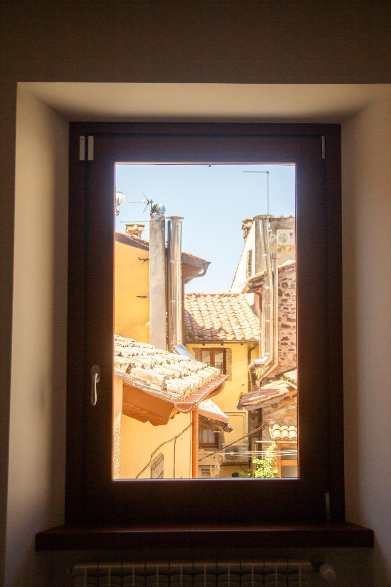 Finestra Sul Borgo Trevignano Romano Exterior foto